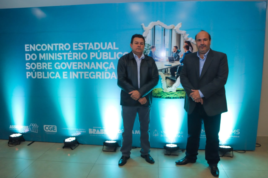 Contador Doniseth Bernardo e vice-prefeito Henrique Cesar representam Inocência em encontro estadual sobre Governança Pública