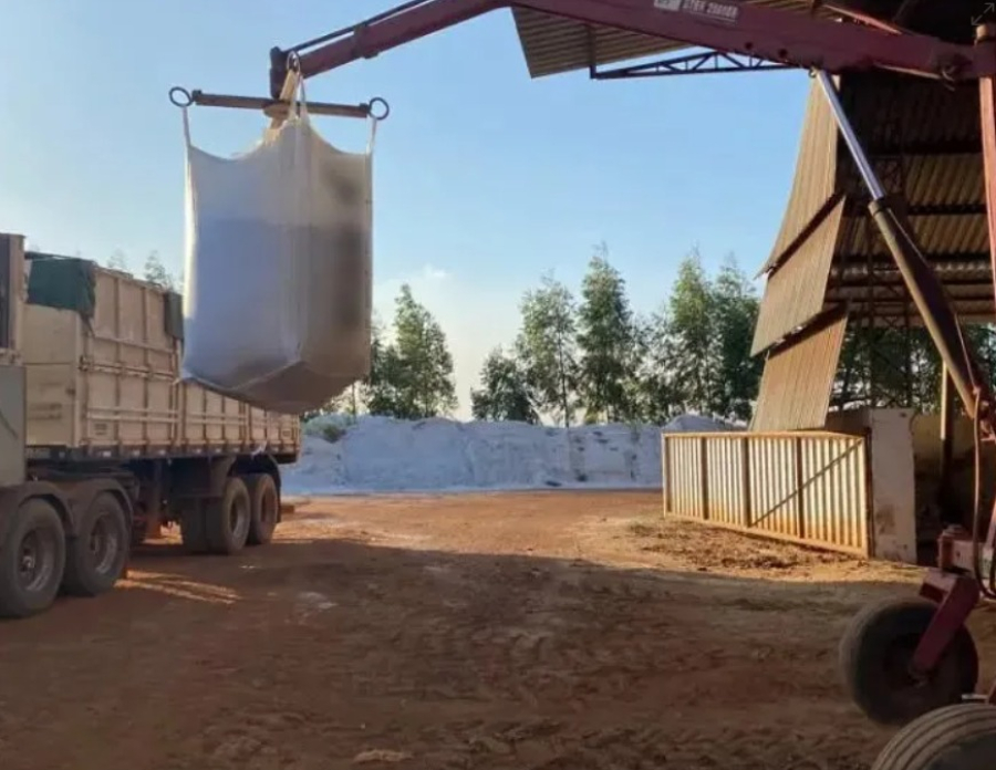 Ladrões furtam cerca de 4 toneladas de adubo da Arauco em propriedade rural de Inocência